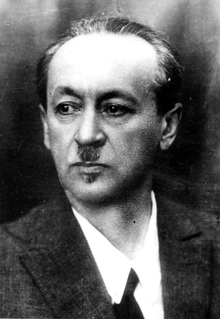 Лев Писаржевський