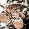 День Рукавички на дереві
