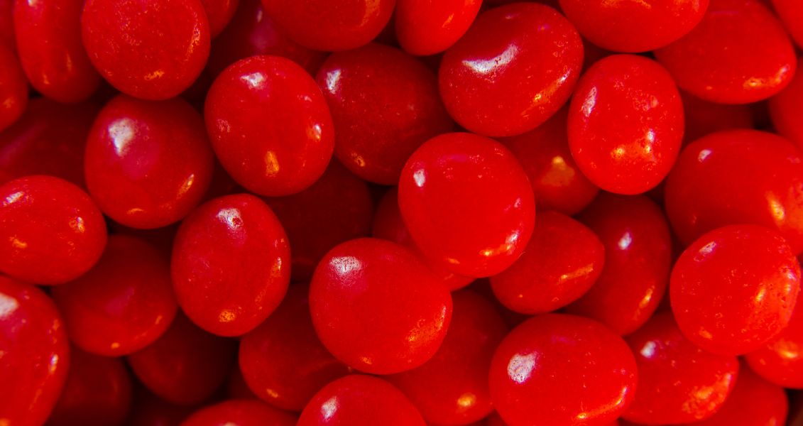 Zaboronenyy populiarnyy kharchovyy barvnyk Red 3