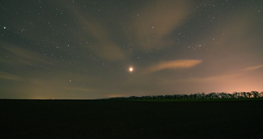 venera nad horyzontom
